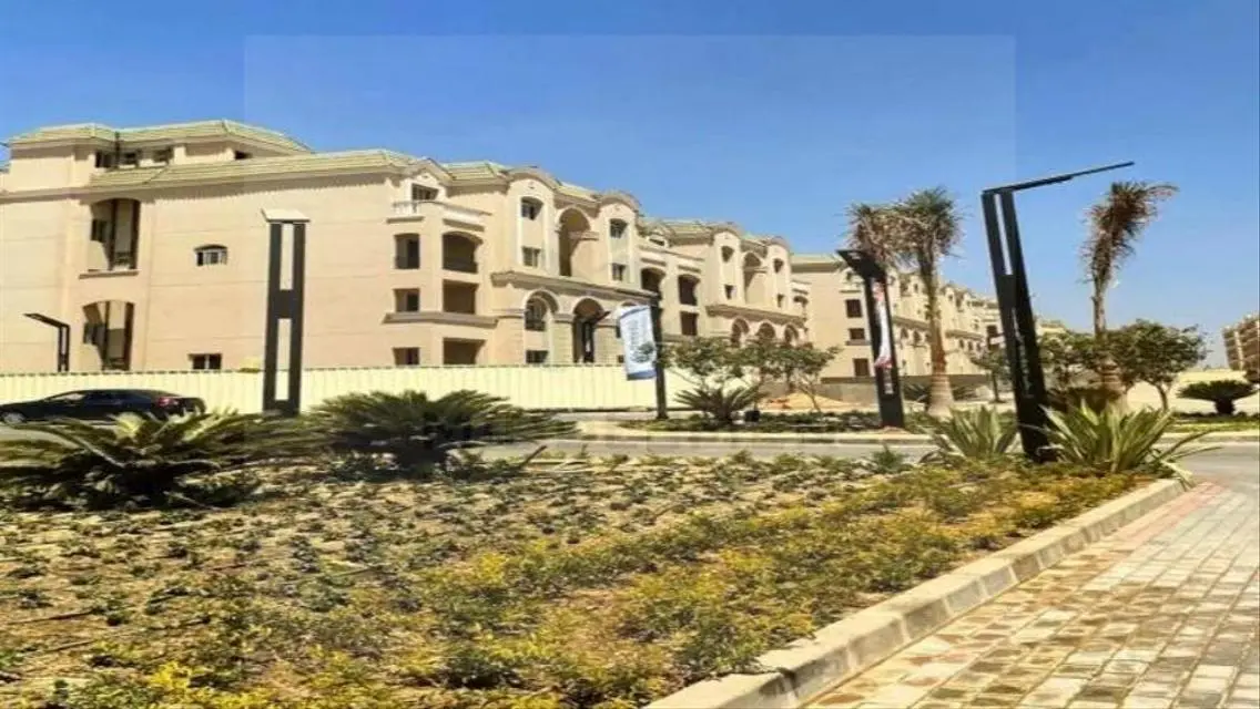 عقار فخم مع إطلالة مذهلة على البحيرات