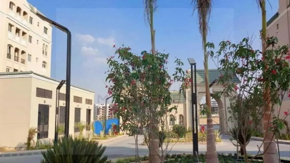 عقار فخم مع إطلالة مذهلة على البحيرات