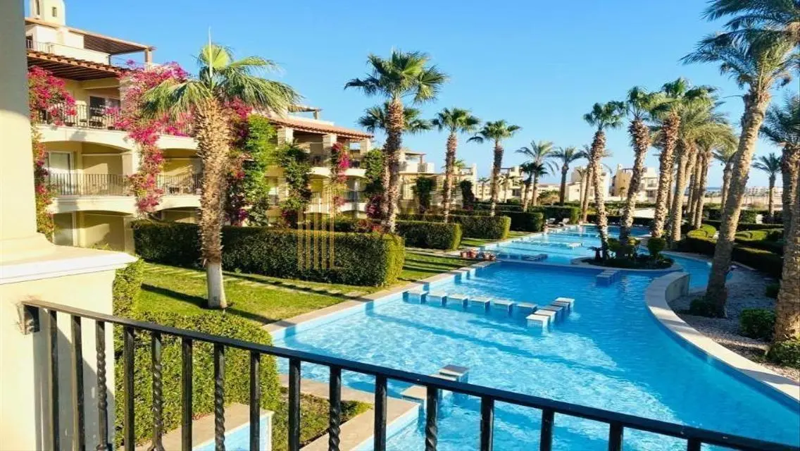 Luxury Apartment with Pool and Shared Gym in Prime Location