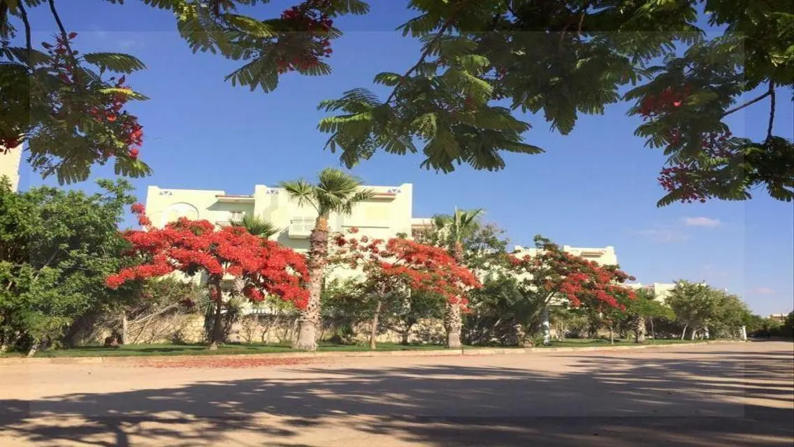 شاليه فاخر مع حديقة خاصة وإطلالة على البحيرات