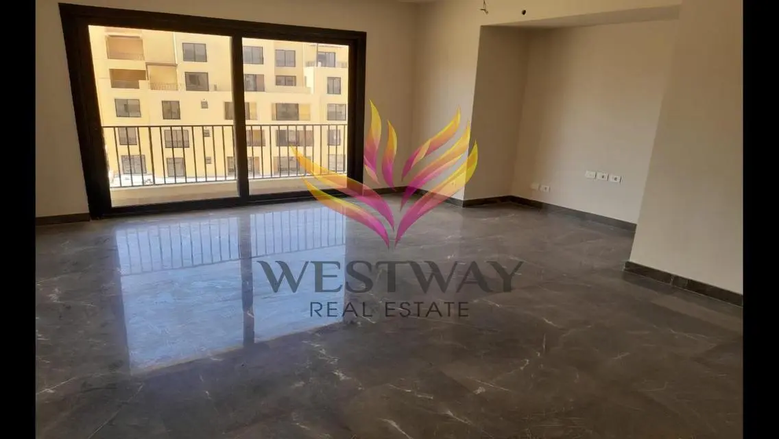 Stunning 179 m² Apartment with Balcony