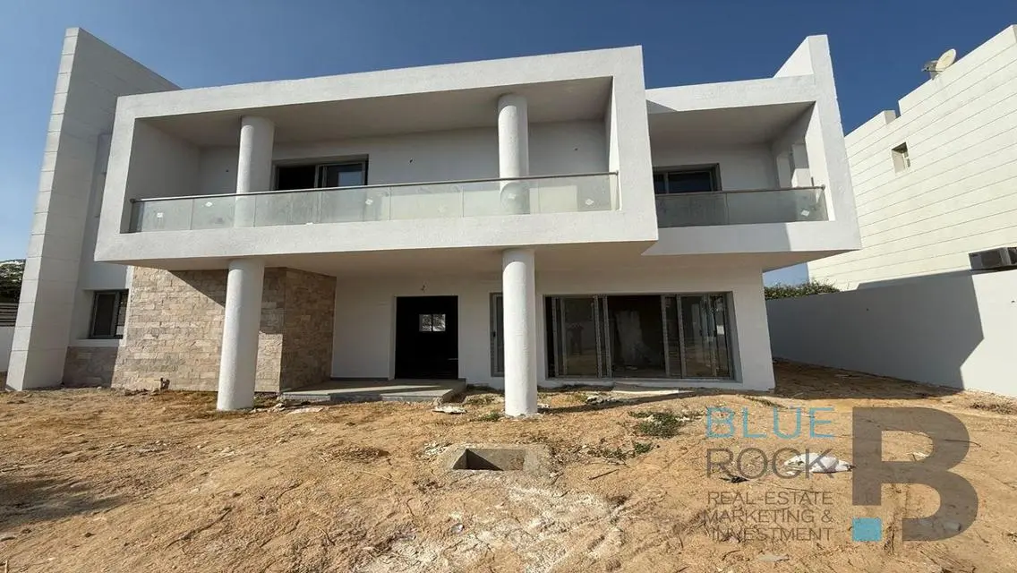 Luxurious Villa 470 sqm in Exclusive Compound