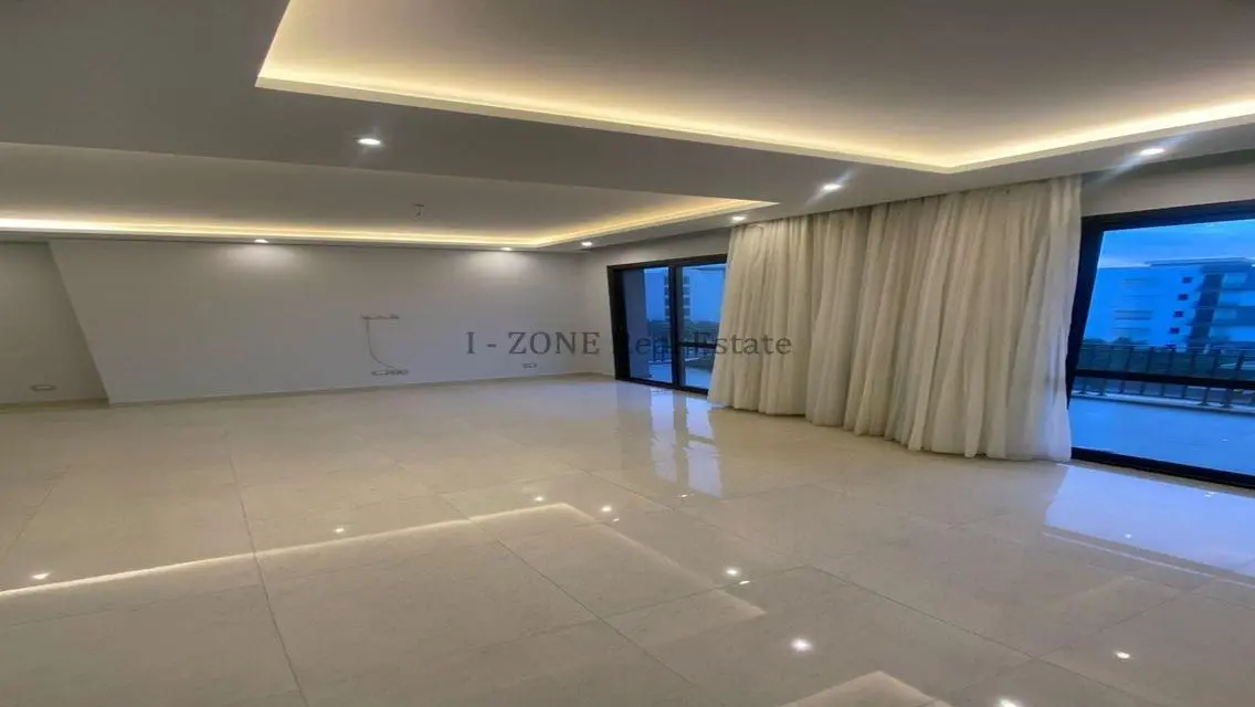 شقة فاخرة للايجار في IZone بسعر مغري