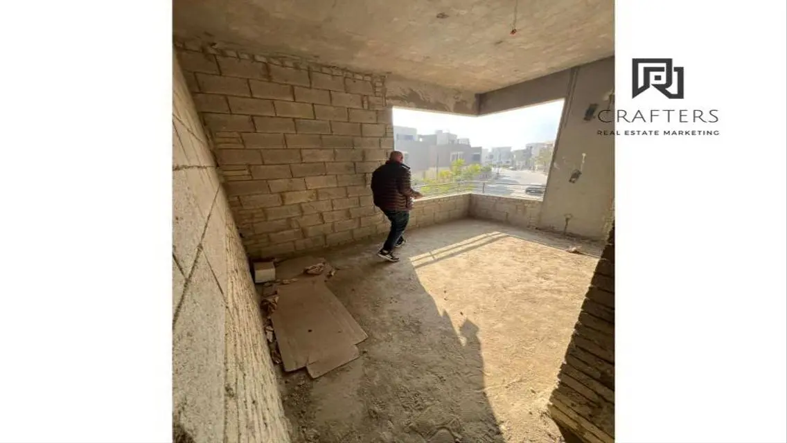 فلا فاخرة بمساحة كبيرة في موقع متميز