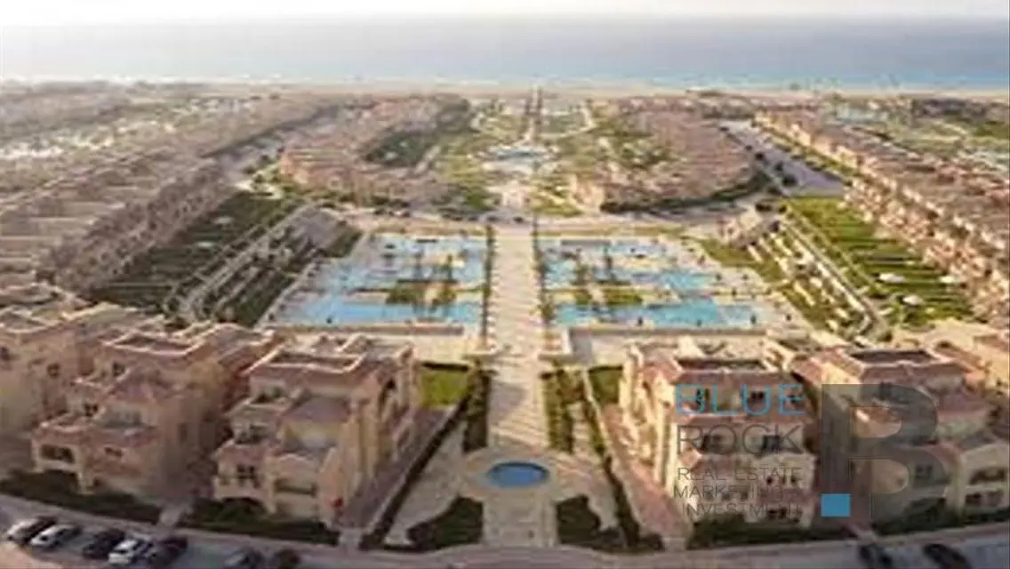Luxury Apartment Overlooking Lakes in the Heart of the City