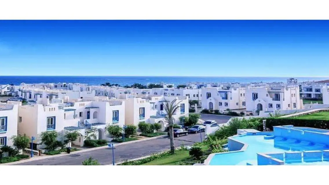 Luxury Villa with 92 sqm in Mountain View, North Coast