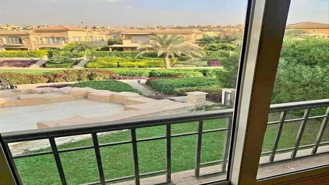 فيلا فاخرة للاختيار في منطقة مميزة