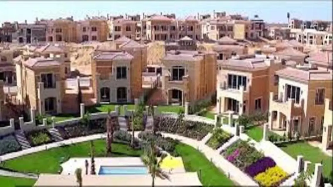 فيلا فاخرة للاختيار في منطقة مميزة