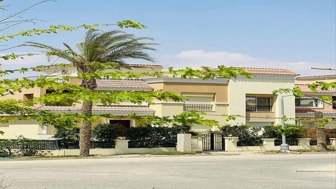 Luxury Villa with 5 Bedrooms, Private Garden & Pool