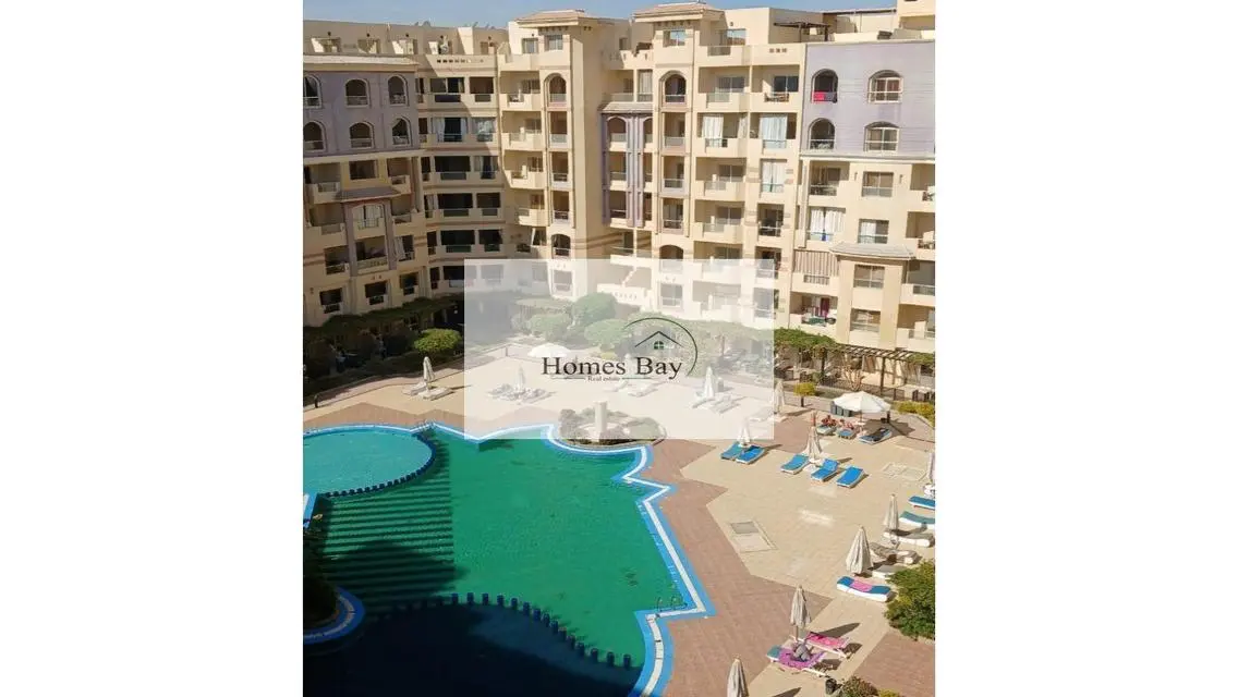 شقة فاخرة تطل على البحيرات مع amenities مذهلة