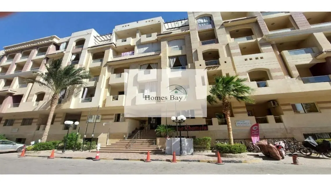 شقة فاخرة تطل على البحيرات مع amenities مذهلة