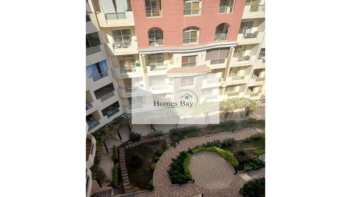 شقة فاخرة تطل على البحيرات مع amenities مذهلة