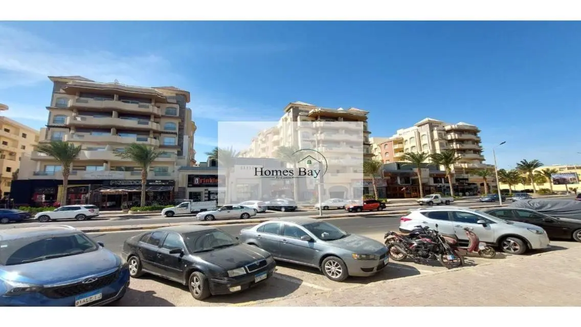 شقة فاخرة تطل على البحيرات مع amenities مذهلة