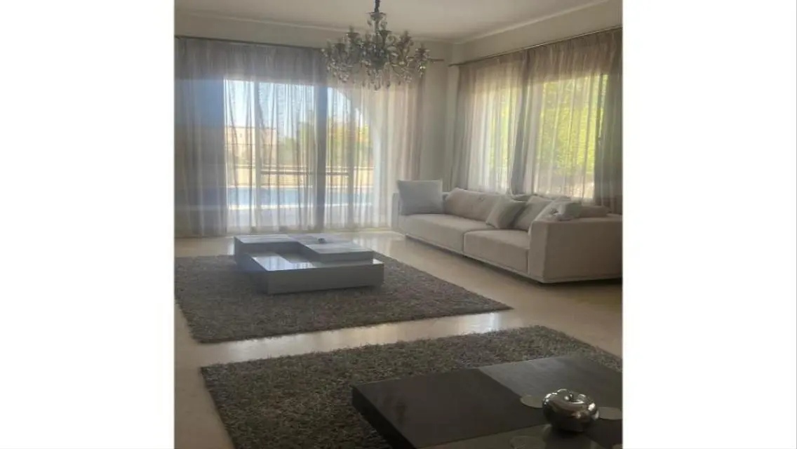 Luxurious Villa with Private Garden and Pool