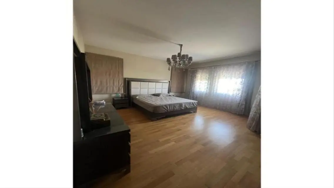 Luxurious Villa with Private Garden and Pool