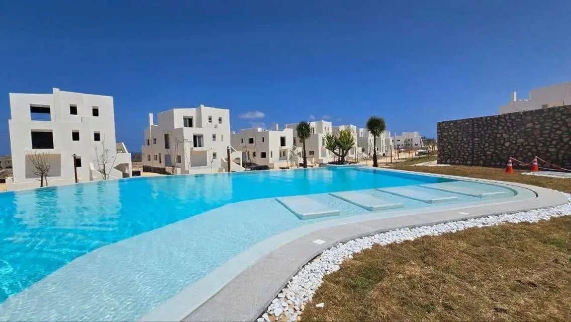 Luxurious Villa with Expansive Space and Stunning Views