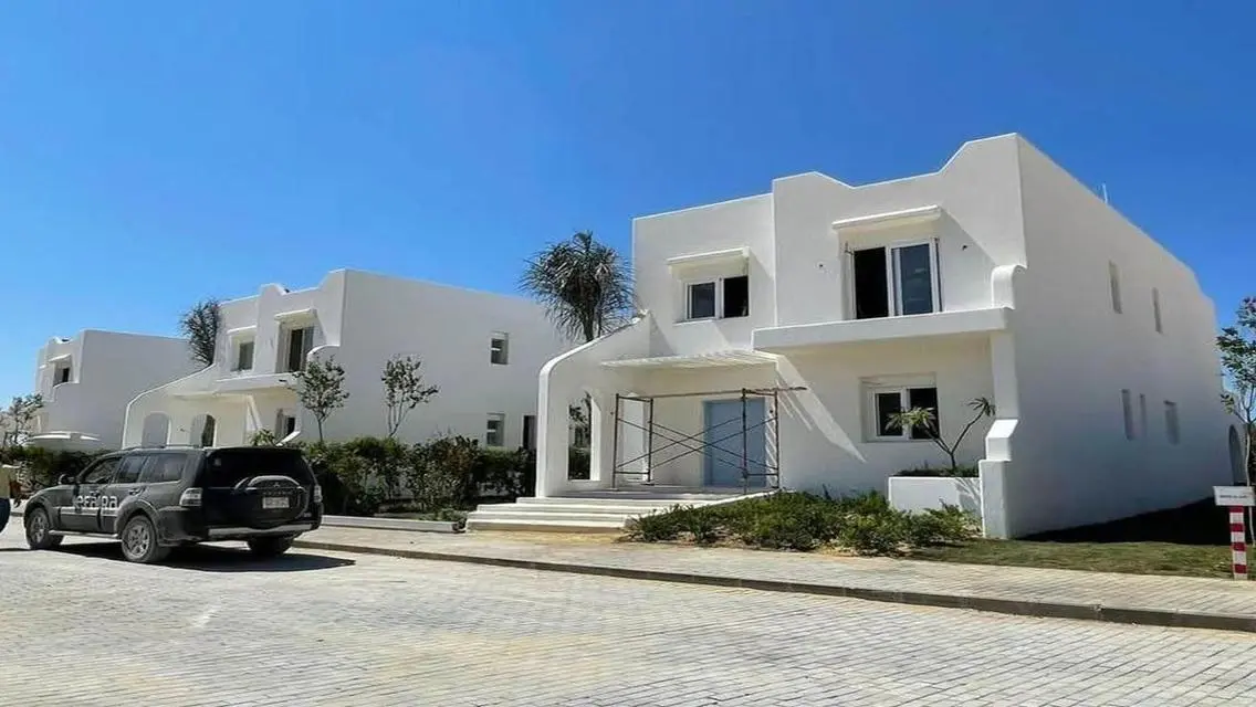 Luxurious Villa with Expansive Space and Stunning Views