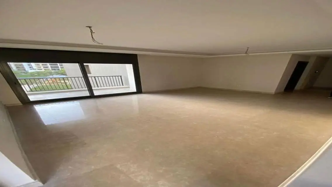 Stunning Apartment with Luxurious Features Perfect for Families