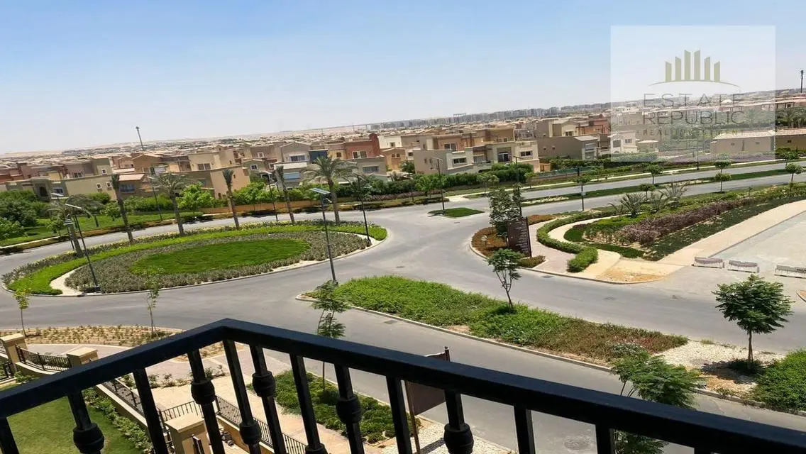 Apartment in Republic with Balcony and Shared Pool