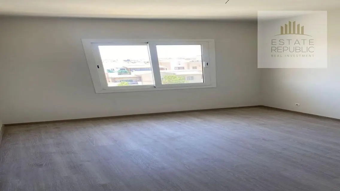 Apartment in Republic with Balcony and Shared Pool