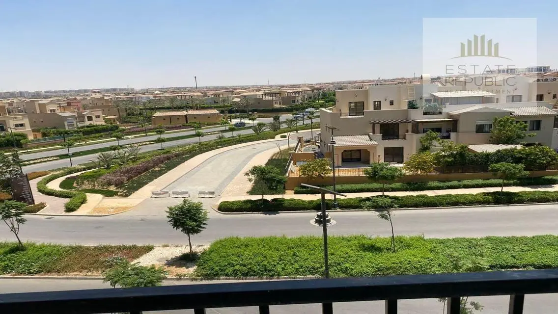 Apartment in Republic with Balcony and Shared Pool