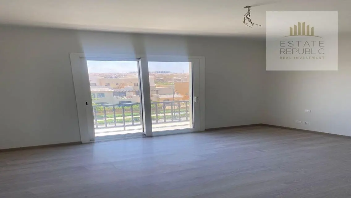 Apartment in Republic with Balcony and Shared Pool