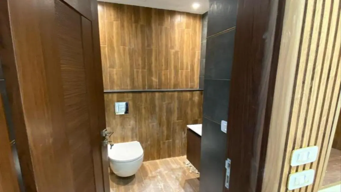 Investment Opportunity: Modern Office for Sale in a Central Location