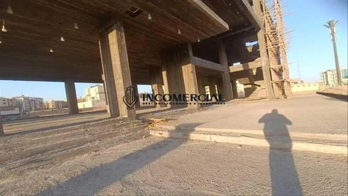 عقار فاخر مع مرافق ممتازة للبيع