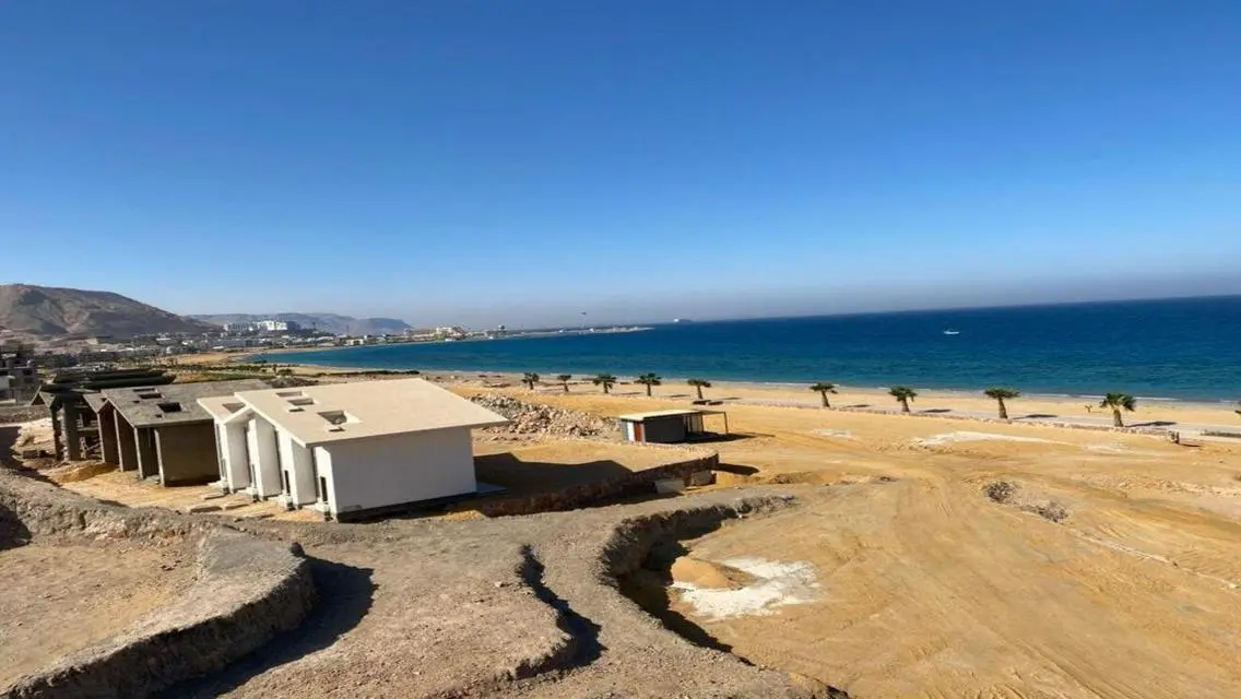 فخامة لا تُضاهى: فيلا راقية للبيع بمساحة متر مربع