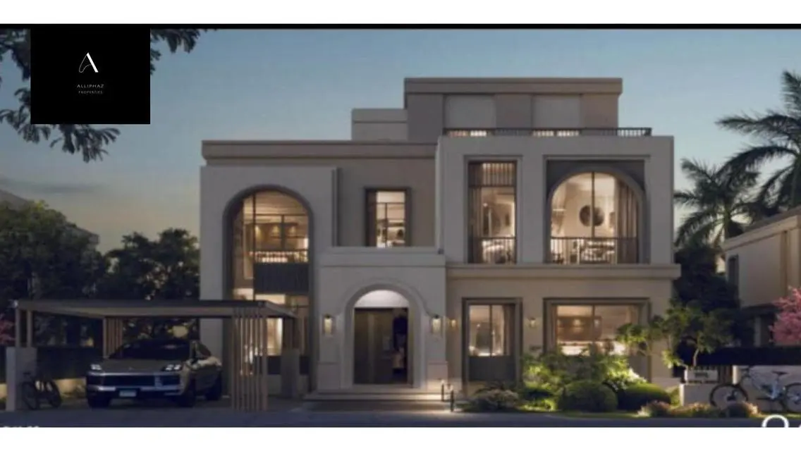 Luxury Apartment Overlooking the Lake with Exceptional Amenities