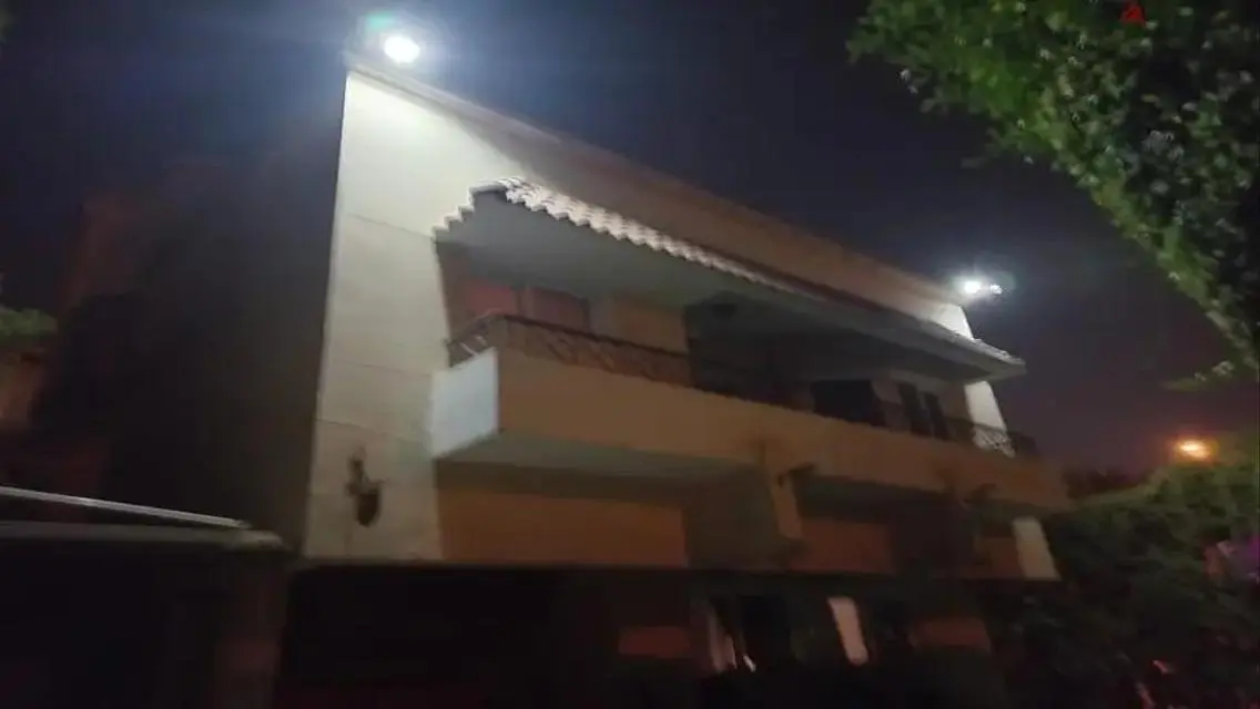 شقة فاخرة بمساحة واسعة للبيع