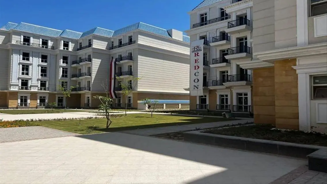 Luxurious Villa with Spacious Features and Amenities