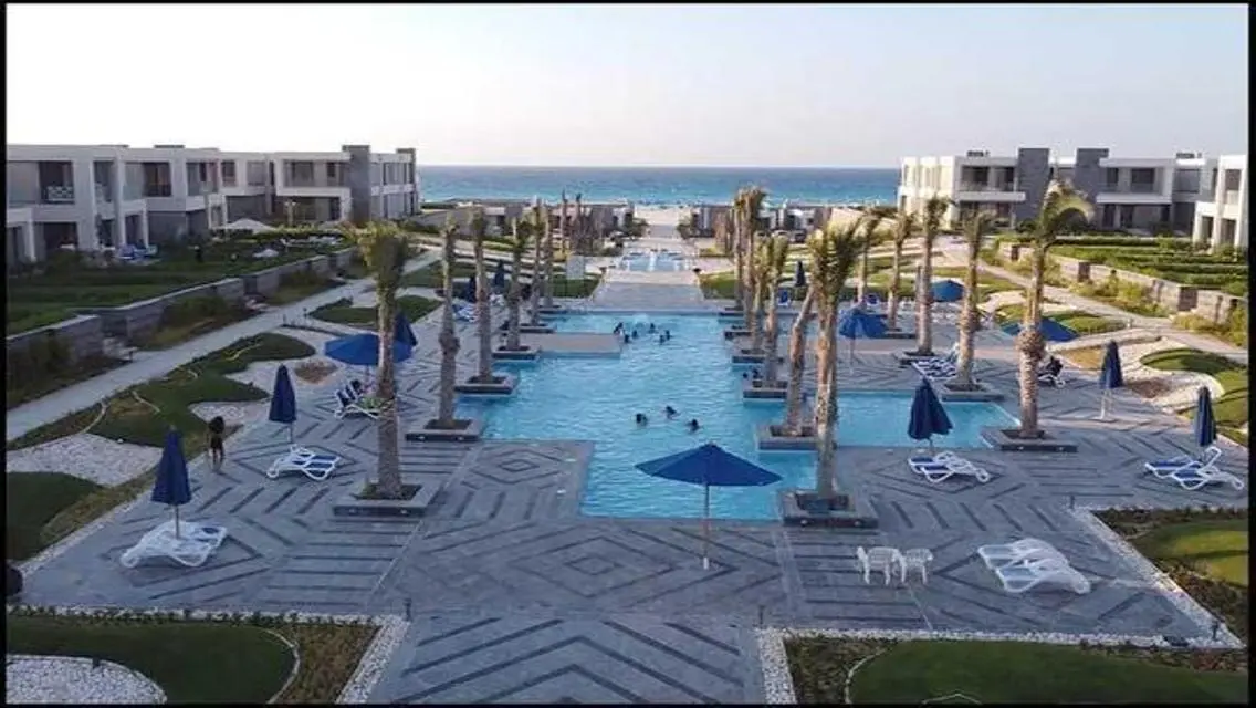 فيلا فاخرة للبيع مع إطلالات خلابة