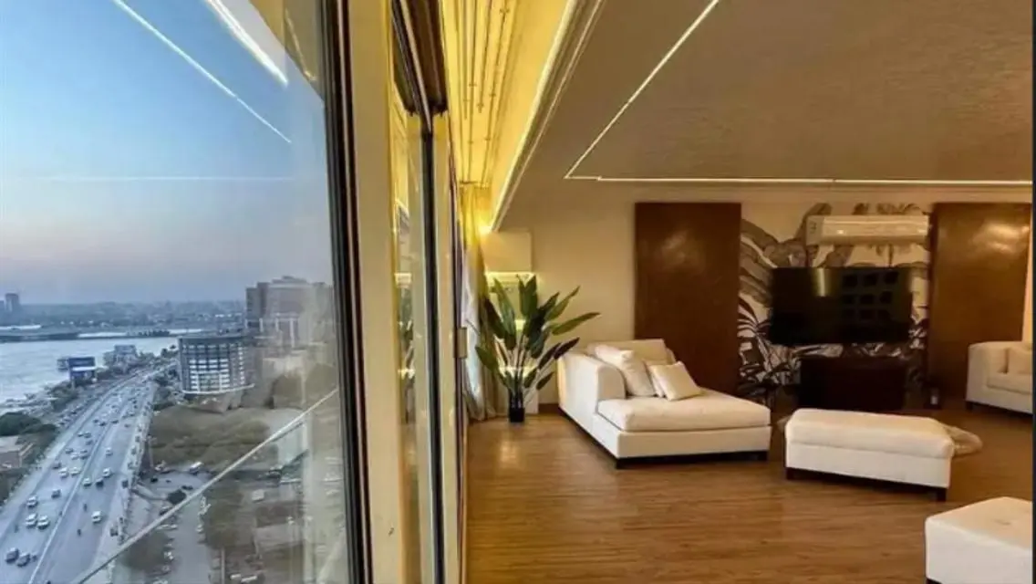 شقة فاخرة مع مسبح خاص وإطلالة رائعة