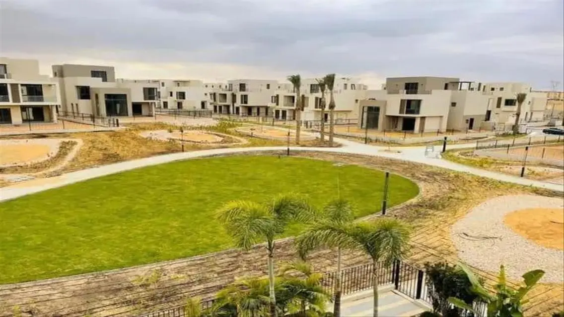 فيلا فاخرة للإيجار في سوديك إيست بـ 4 غرف نوم
