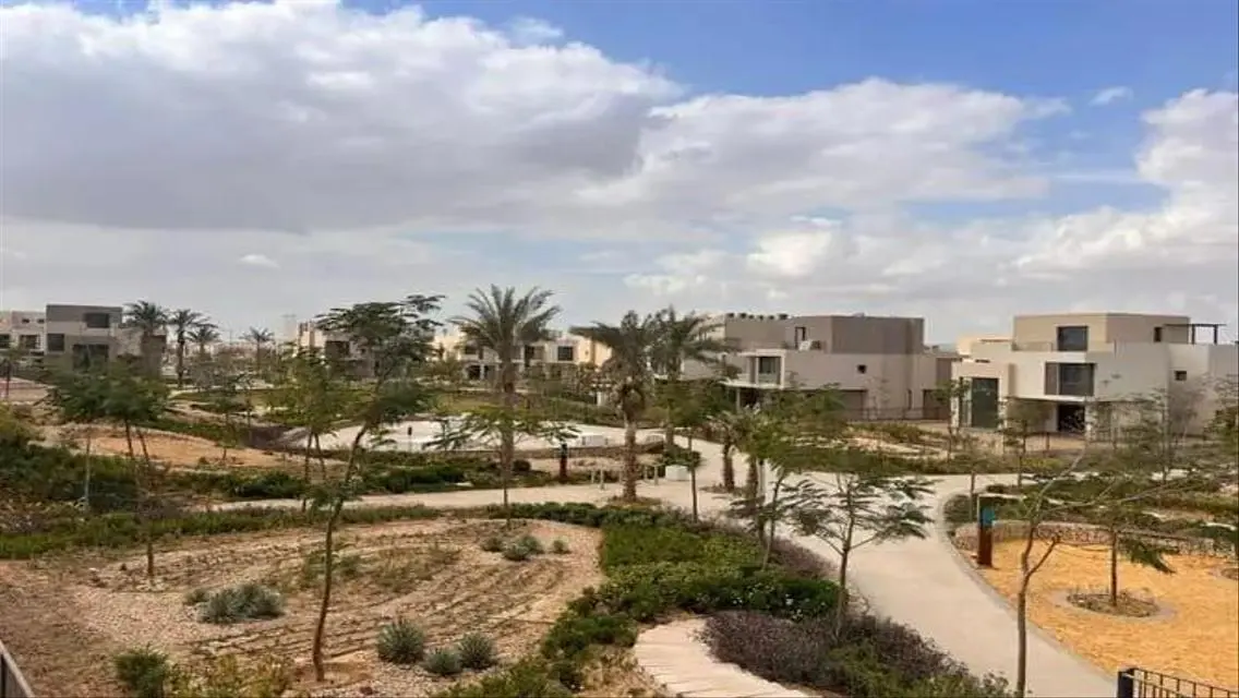 فيلا فاخرة للإيجار في سوديك إيست بـ 4 غرف نوم