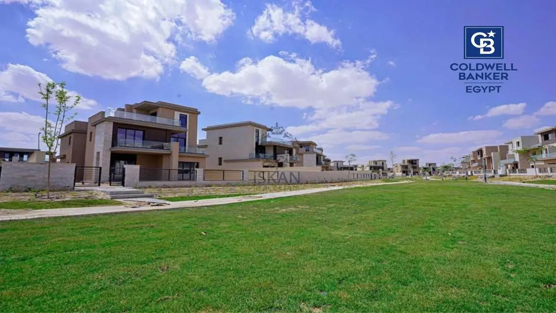 Luxury Villa for Sale with 2030 Sqm Nearby Lakes