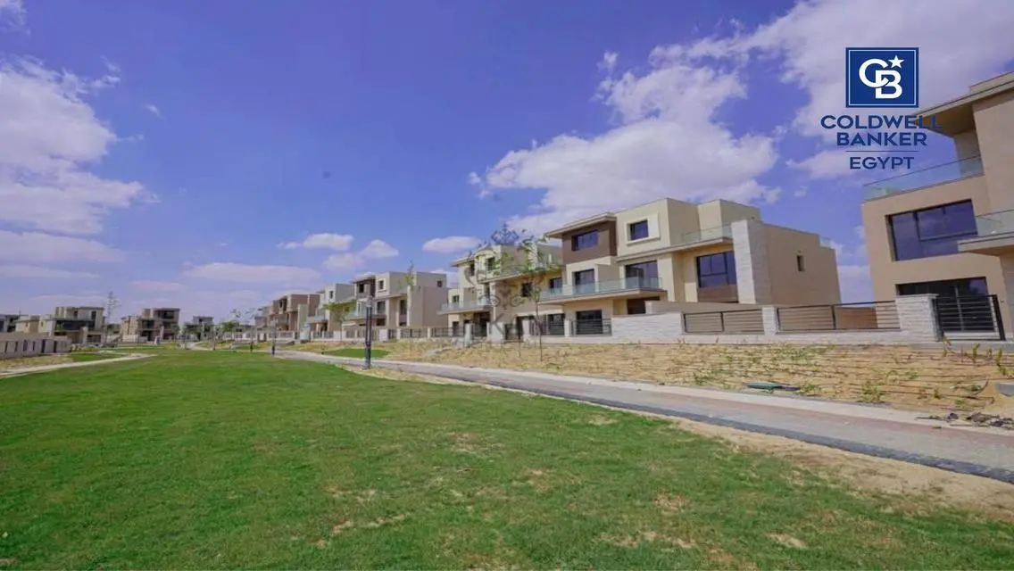 Luxury Villa for Sale with 2030 Sqm Nearby Lakes