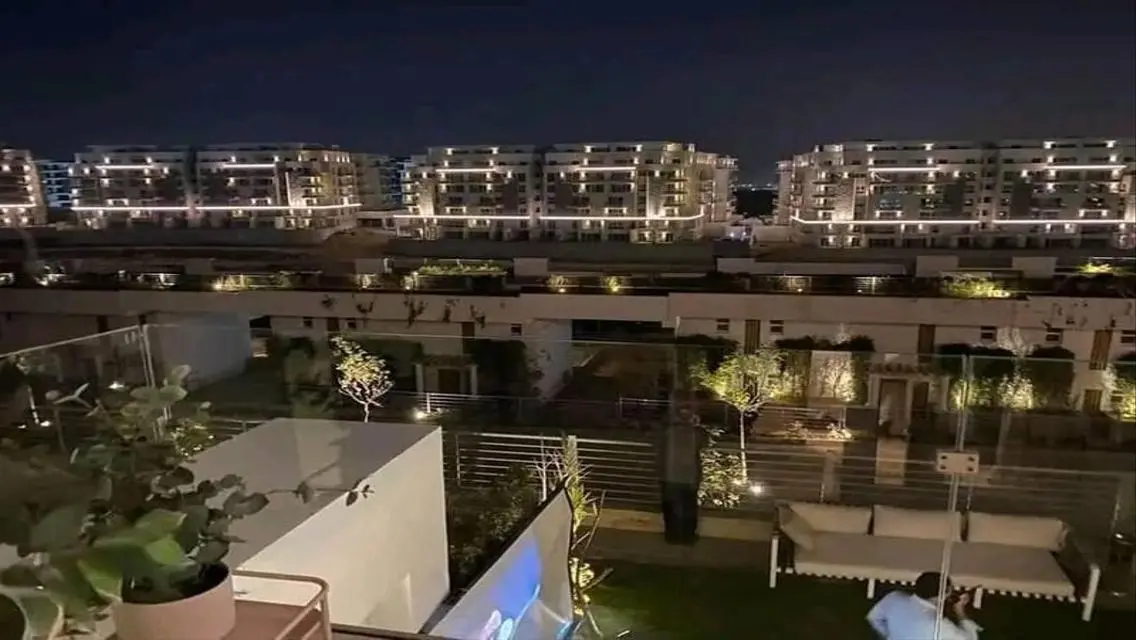 Luxury Apartment in Palm Hills