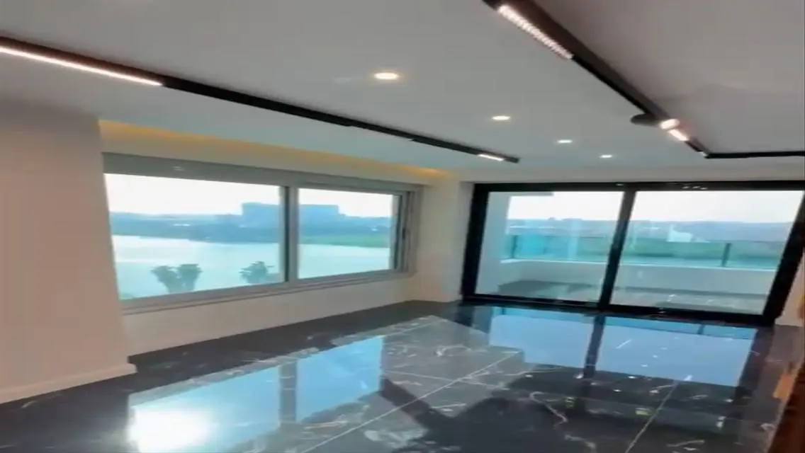 Luxury Villa with Private Pool and Garden in the Heart of the City