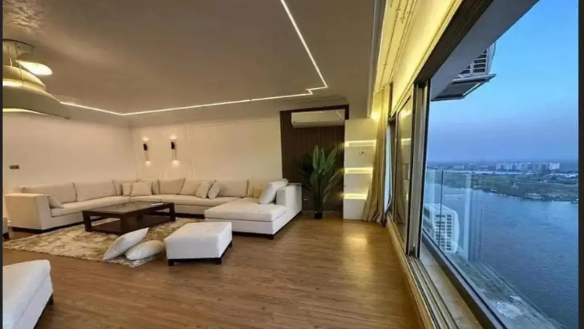 Luxury Villa with Private Pool and Garden in the Heart of the City