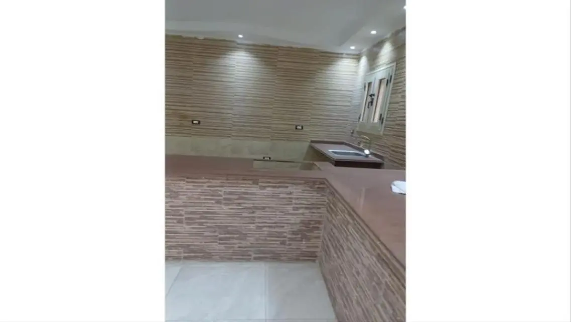 Luxury Apartment Overlooking a Major Landmark