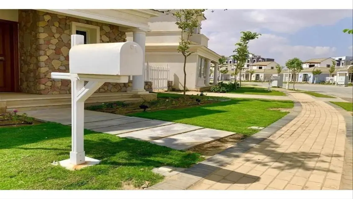 Stunning Mountain-View Villa in iCity