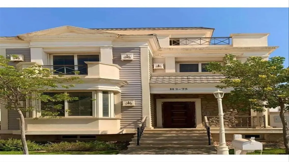 Stunning Mountain-View Villa in iCity