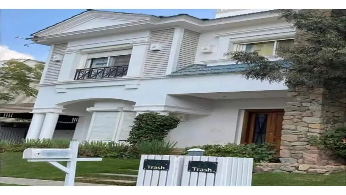 Stunning Mountain-View Villa in iCity