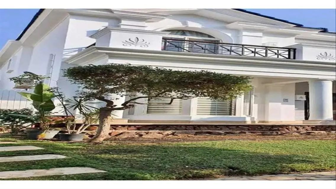 Stunning Mountain-View Villa in iCity