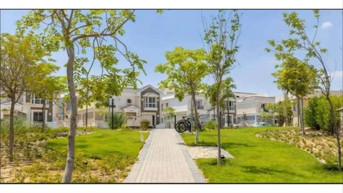 Stunning Mountain-View Villa in iCity