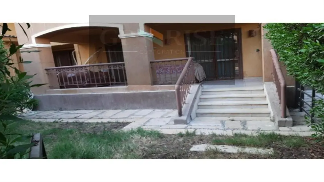 شقة فاخرة بمساحة كبيرة مع حديقة خاصة ومسابح