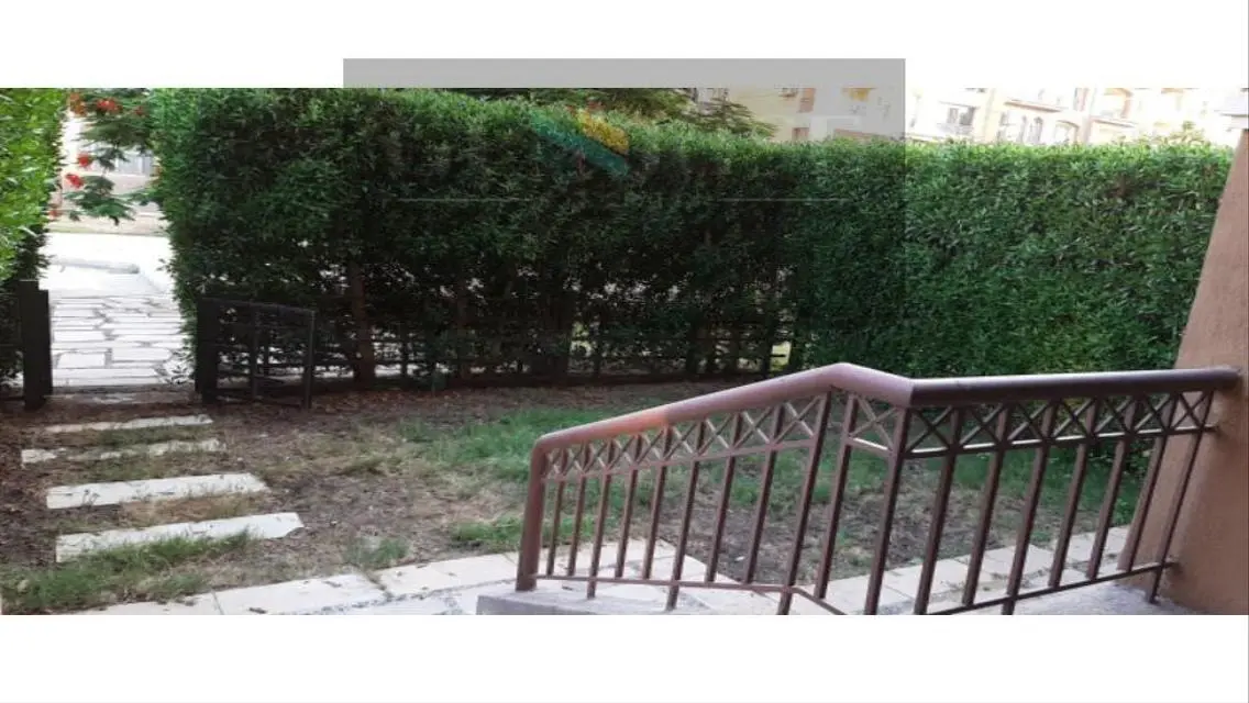 شقة فاخرة بمساحة كبيرة مع حديقة خاصة ومسابح