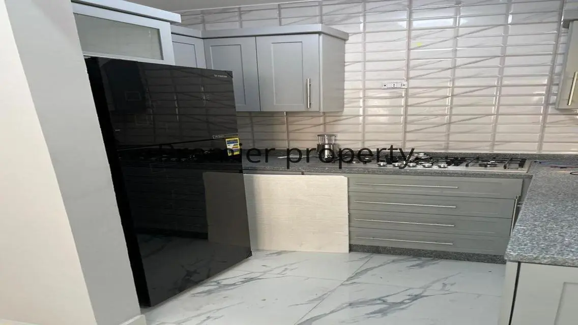 Stunning Lake-View Apartment in a Prime Location